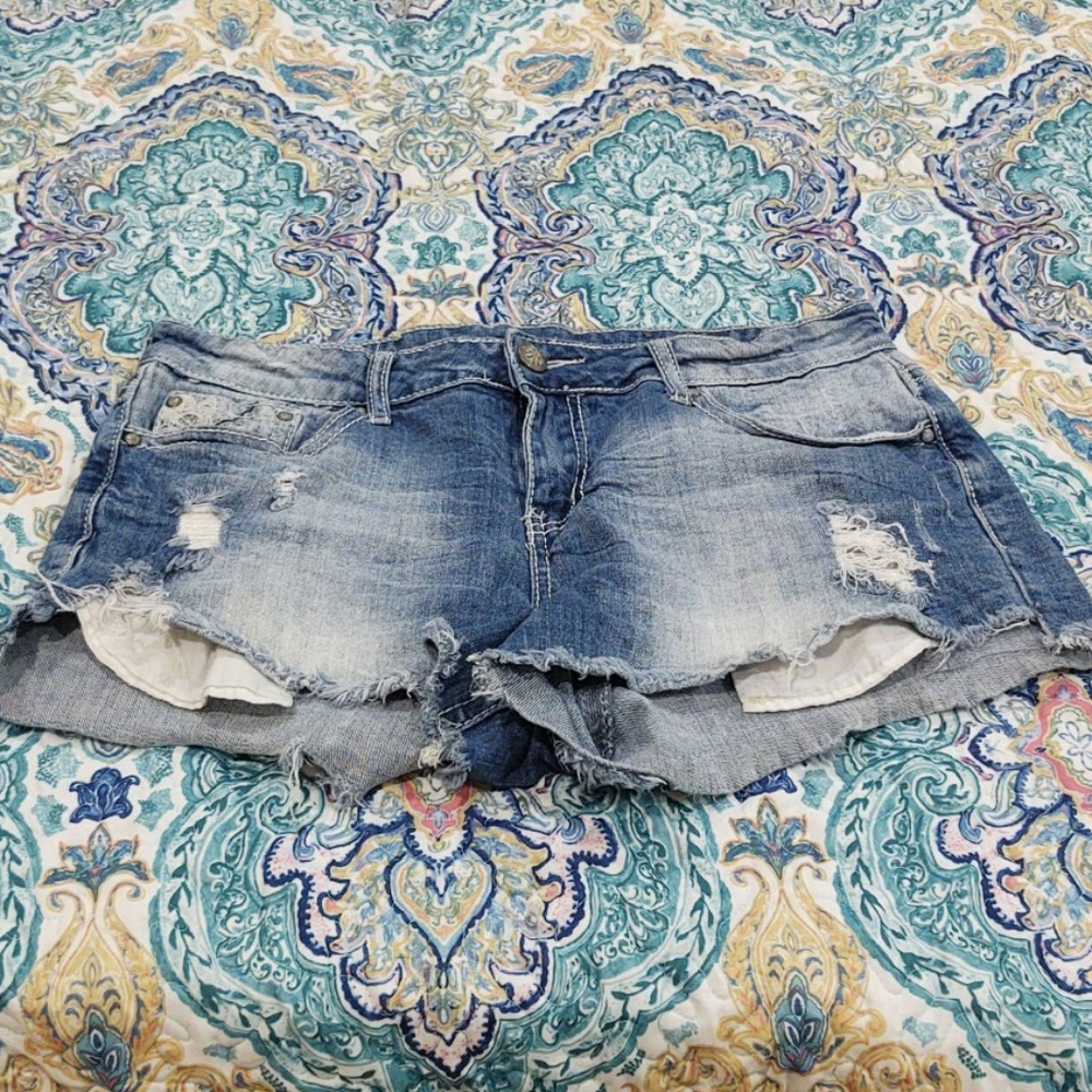 Short shorts